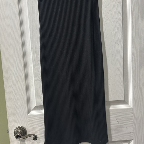 Michael Kors Ribbed Off Shoulder Midi Dress - Picture 4 of 13